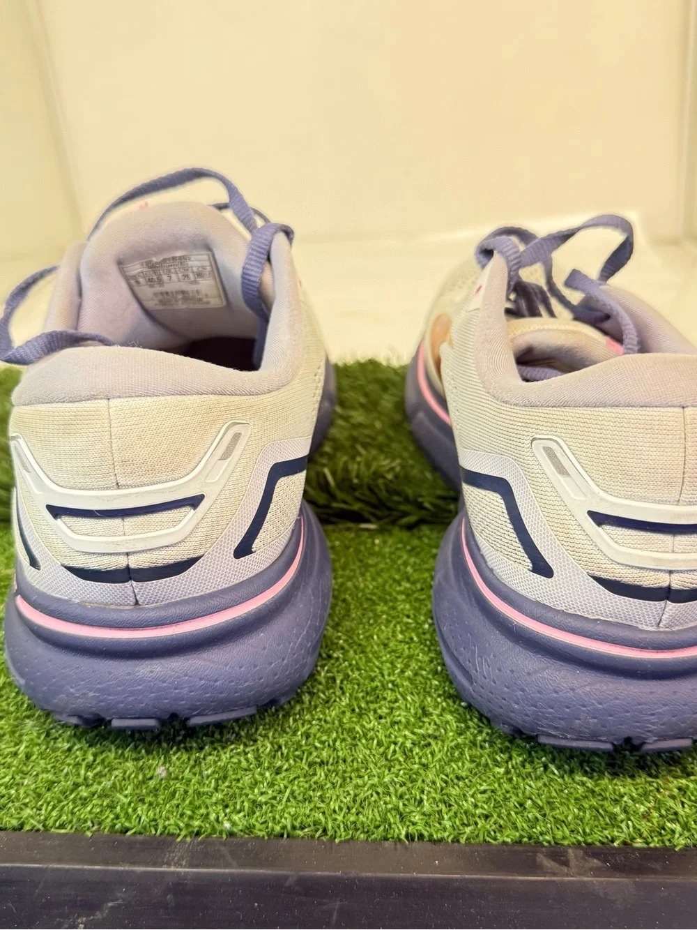 Brooks lightweight breathable
